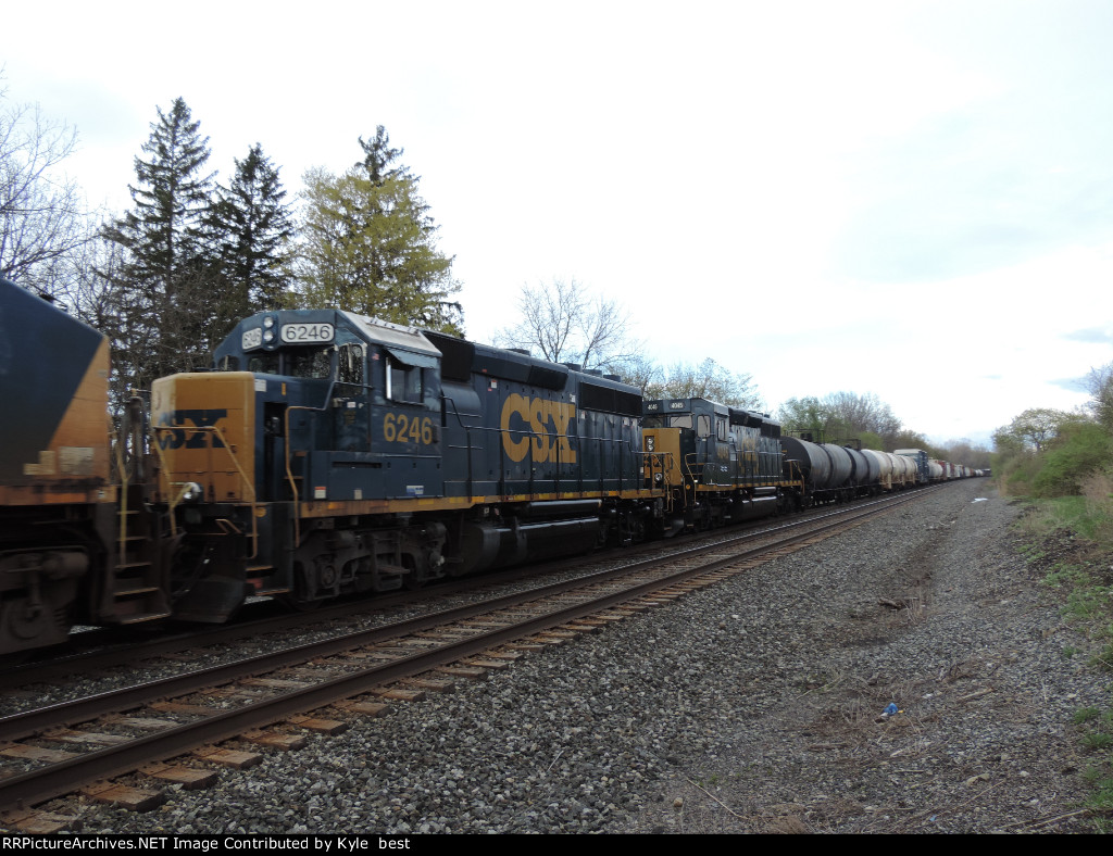 CSX 6246 and 4045 